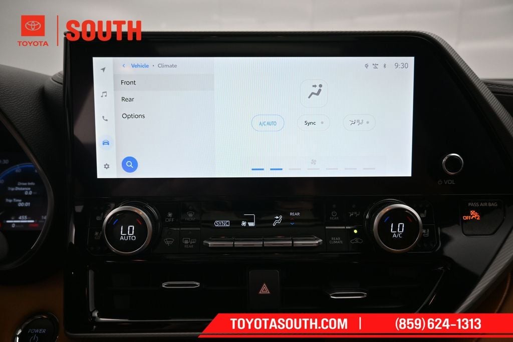 2023 Toyota Highlander Hybrid Platinum