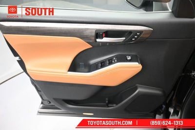 2023 Toyota Highlander Hybrid Platinum