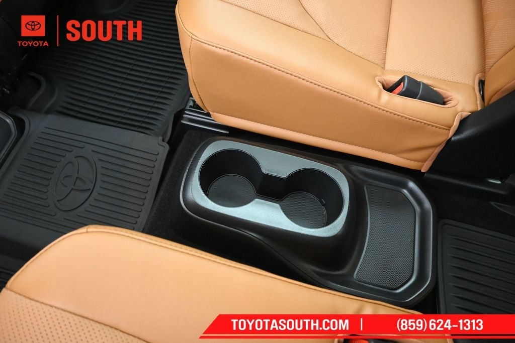 2023 Toyota Highlander Hybrid Platinum
