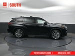 2023 Toyota Highlander Hybrid Platinum