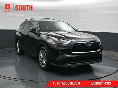 2023 Toyota Highlander Hybrid Platinum