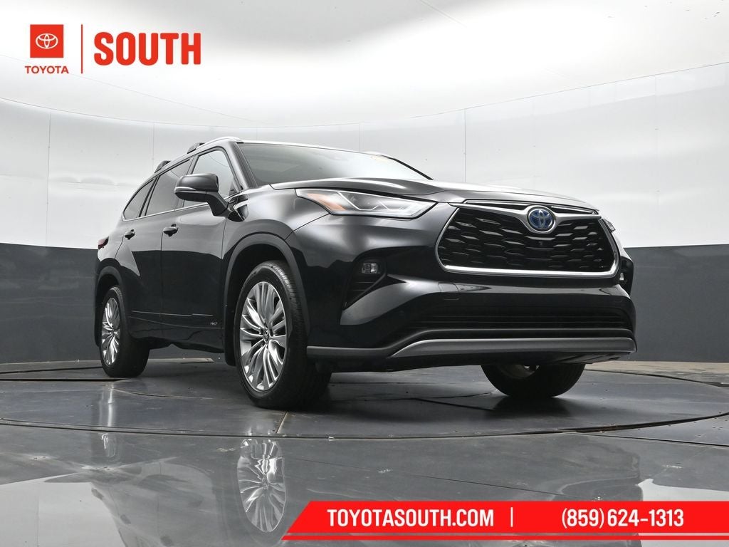 2023 Toyota Highlander Hybrid Platinum