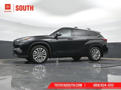 2023 Toyota Highlander Hybrid Platinum
