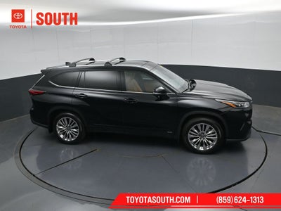 2023 Toyota Highlander Hybrid Platinum