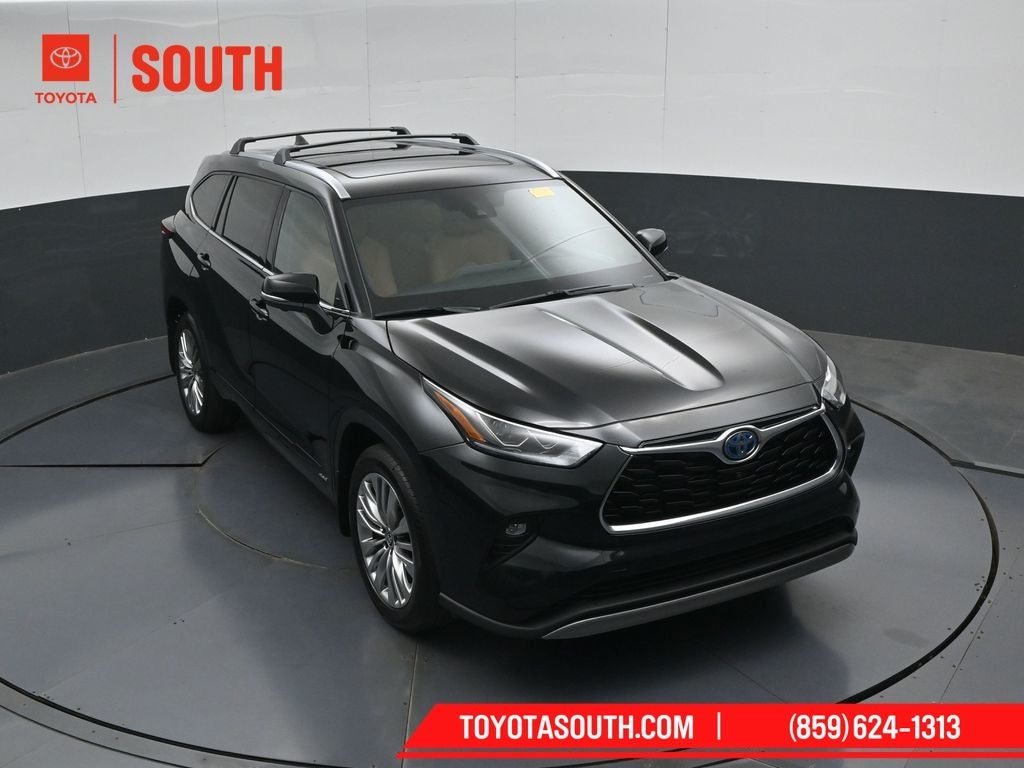 2023 Toyota Highlander Hybrid Platinum