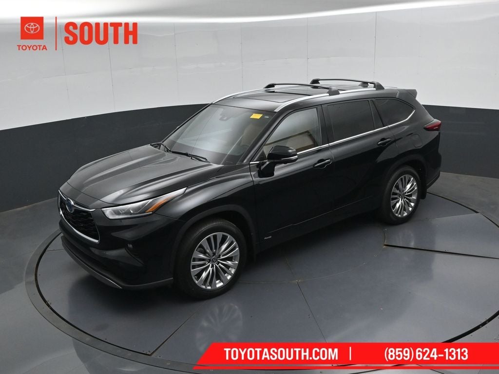 2023 Toyota Highlander Hybrid Platinum