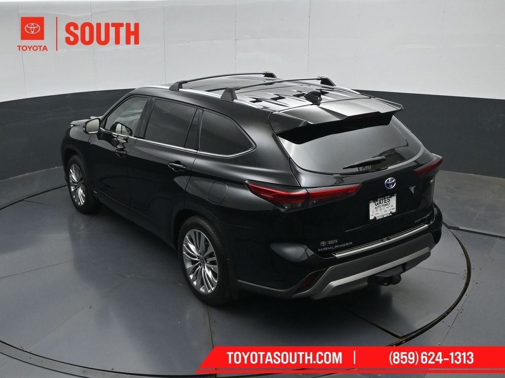 2023 Toyota Highlander Hybrid Platinum