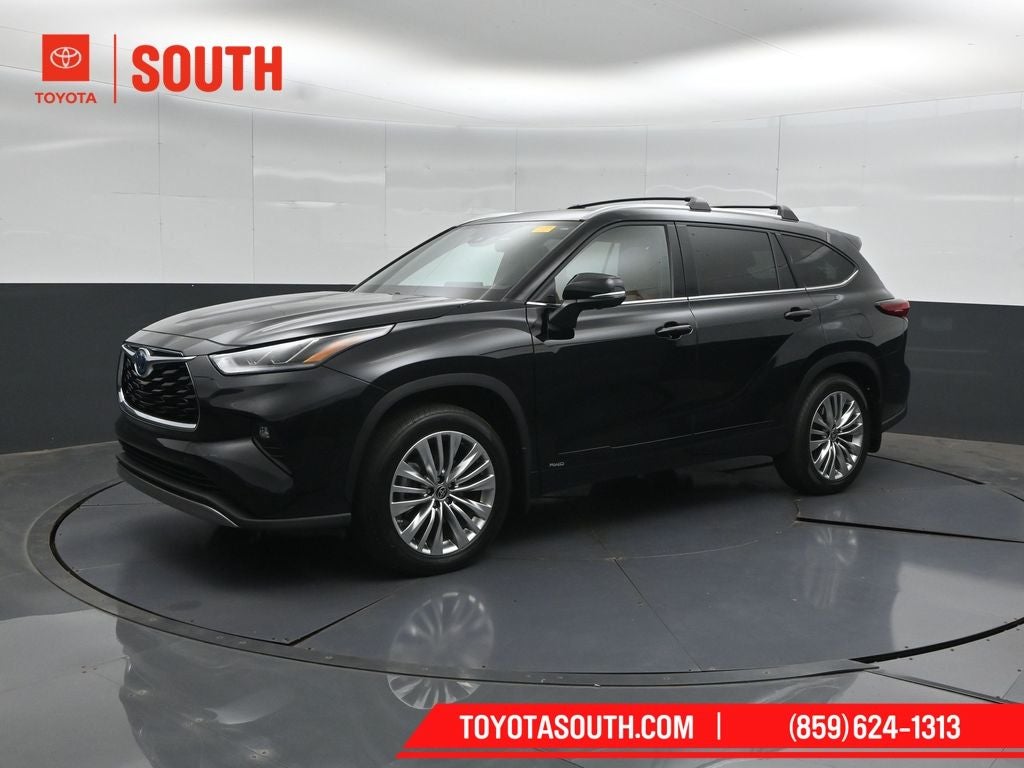 2023 Toyota Highlander Hybrid Platinum