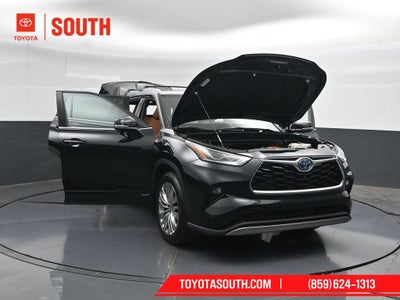 2023 Toyota Highlander Hybrid Platinum