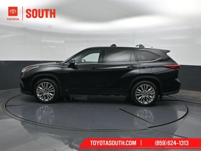 2023 Toyota Highlander Hybrid Platinum