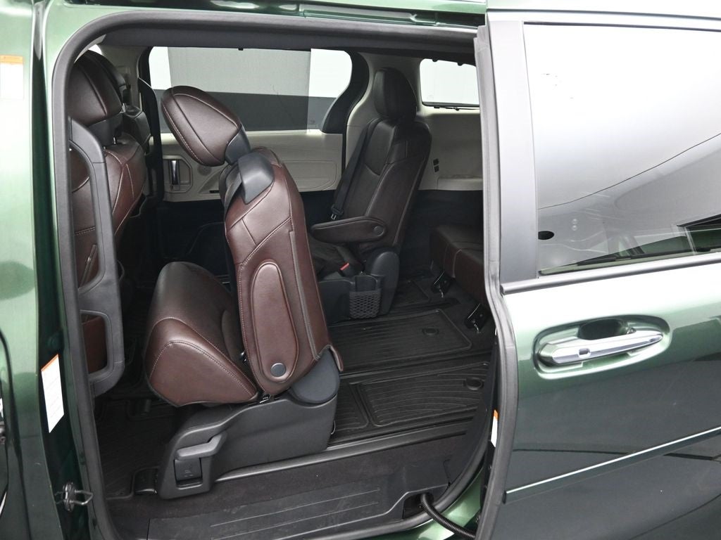 2024 Toyota Sienna Platinum 7 Passenger