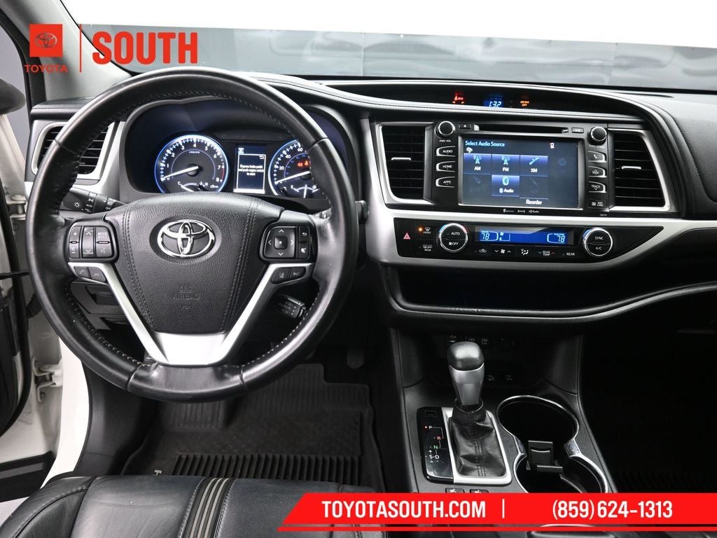 2017 Toyota Highlander SE
