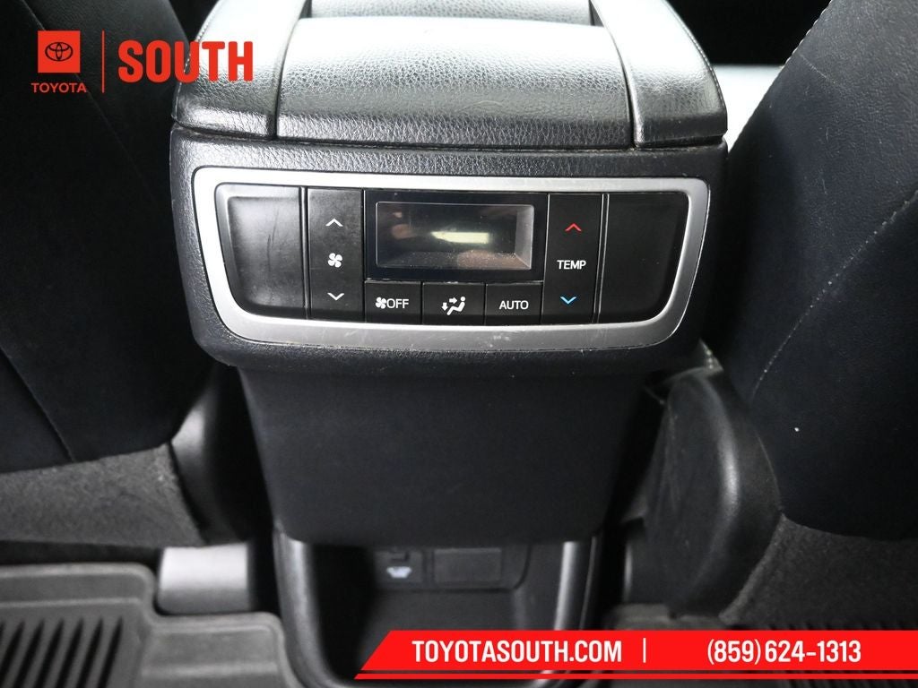 2017 Toyota Highlander SE
