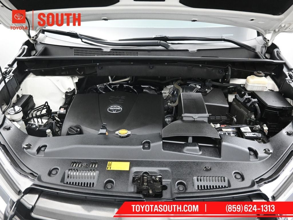 2017 Toyota Highlander SE