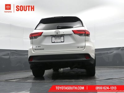 2017 Toyota Highlander SE
