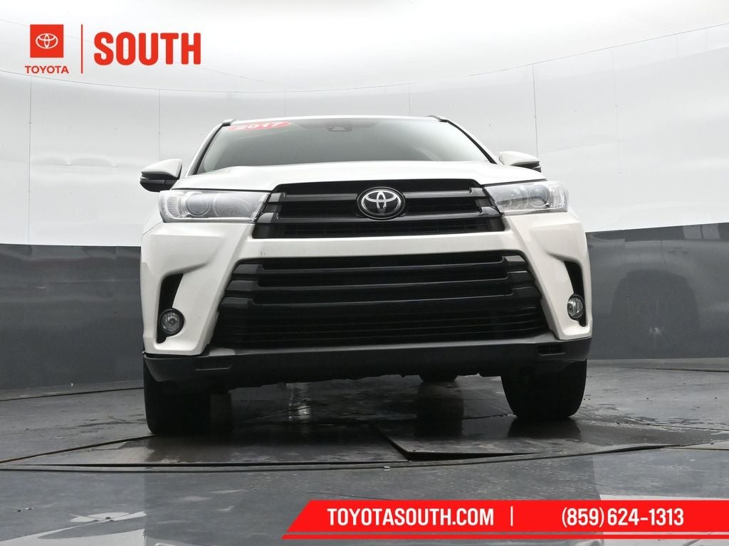 2017 Toyota Highlander SE