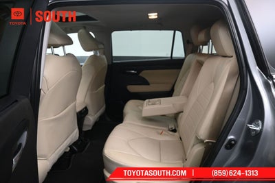 2025 Toyota Highlander Hybrid XLE