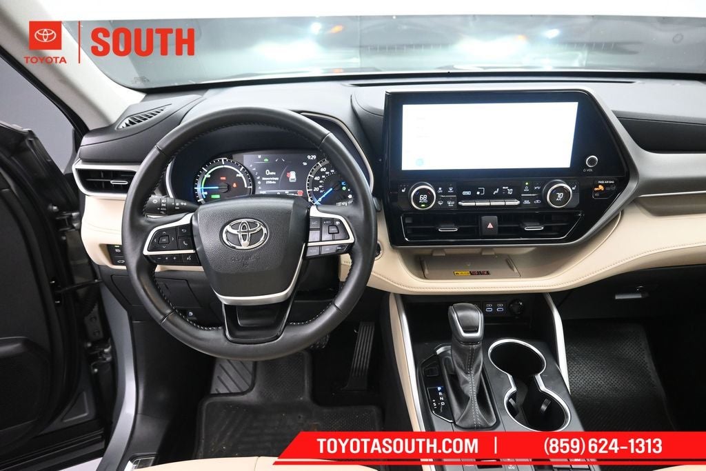 2025 Toyota Highlander Hybrid XLE
