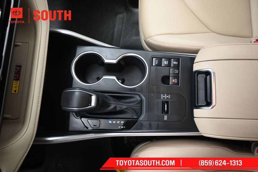 2025 Toyota Highlander Hybrid XLE