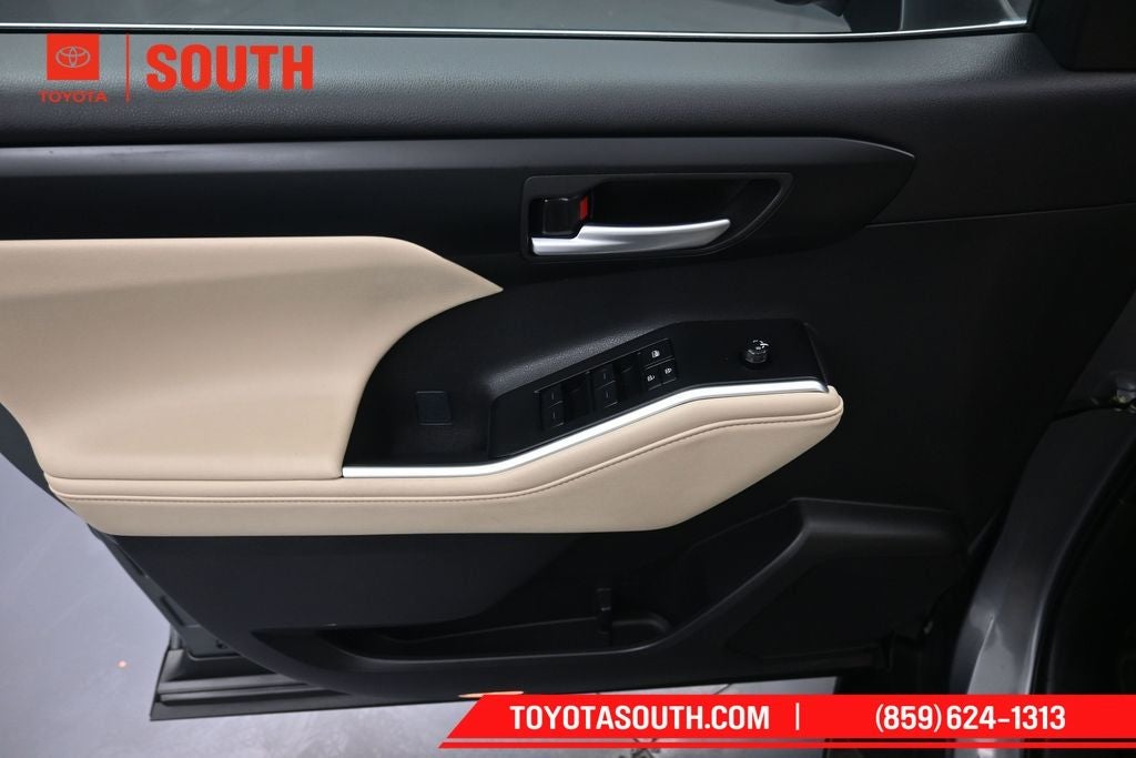 2025 Toyota Highlander Hybrid XLE