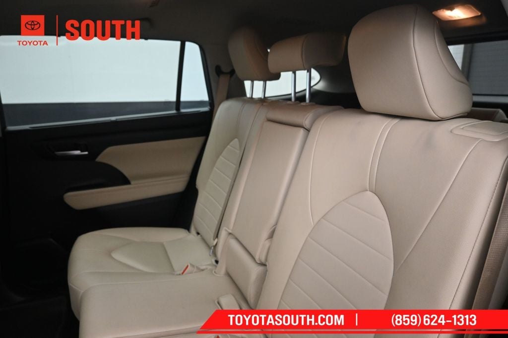 2025 Toyota Highlander Hybrid XLE