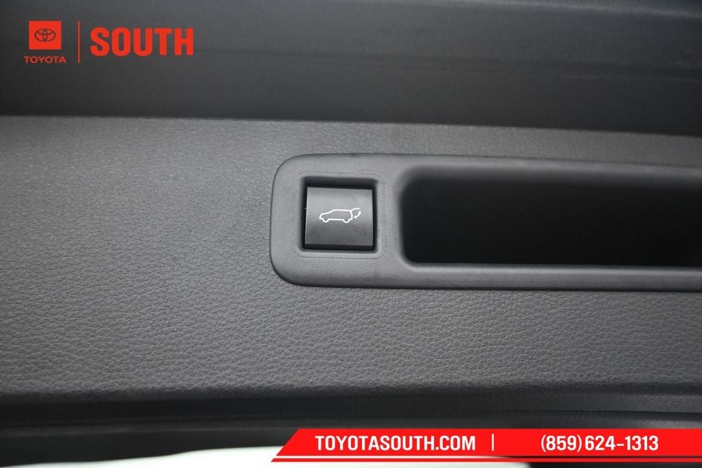 2025 Toyota Highlander Hybrid XLE
