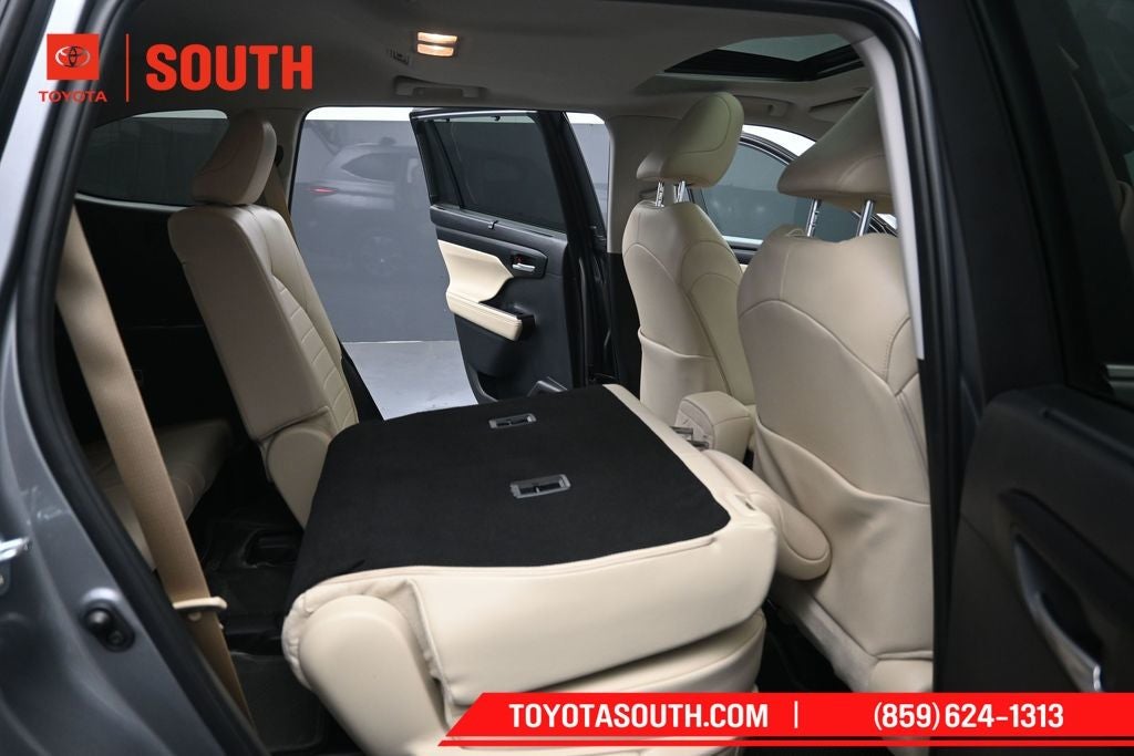 2025 Toyota Highlander Hybrid XLE
