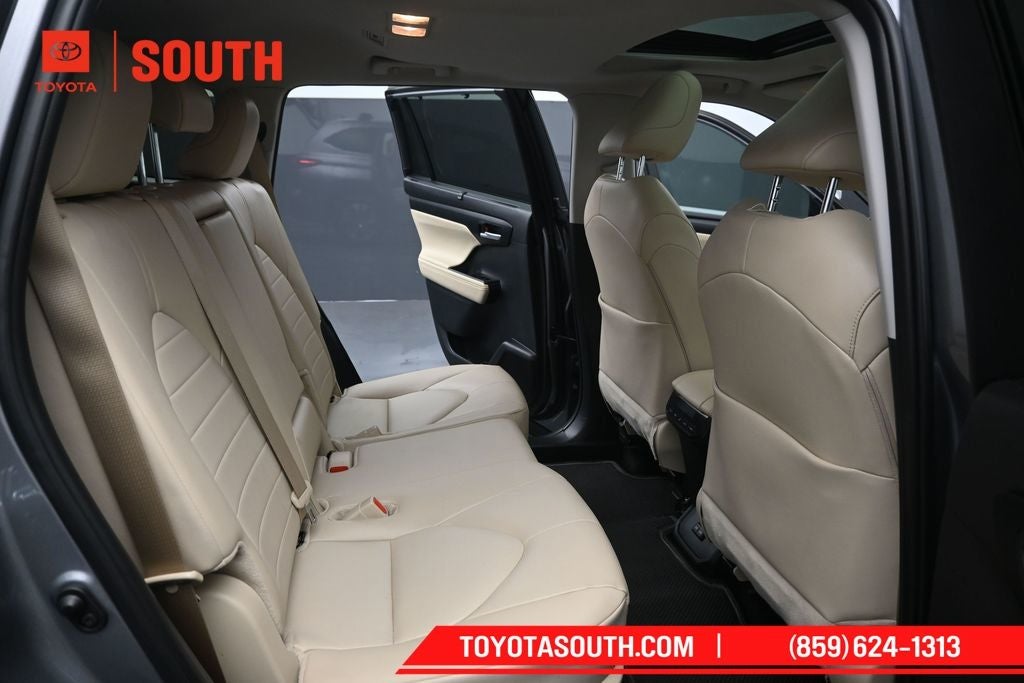 2025 Toyota Highlander Hybrid XLE