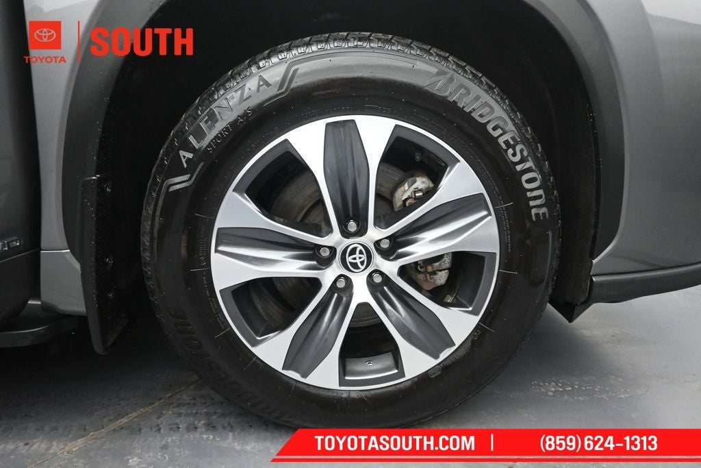 2025 Toyota Highlander Hybrid XLE