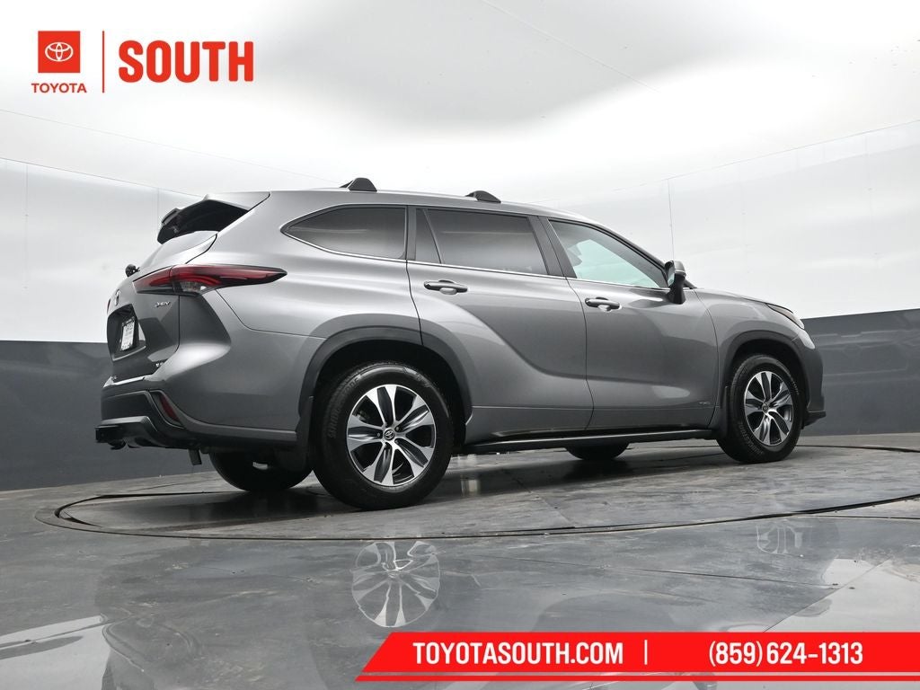 2025 Toyota Highlander Hybrid XLE