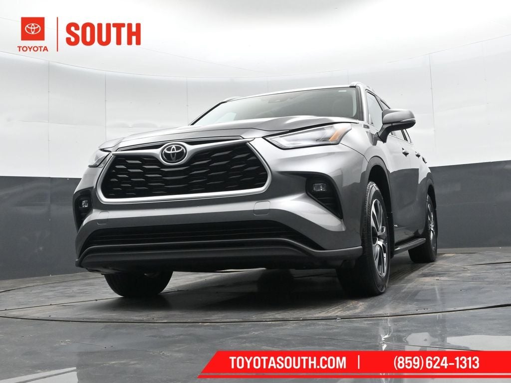 2025 Toyota Highlander Hybrid XLE
