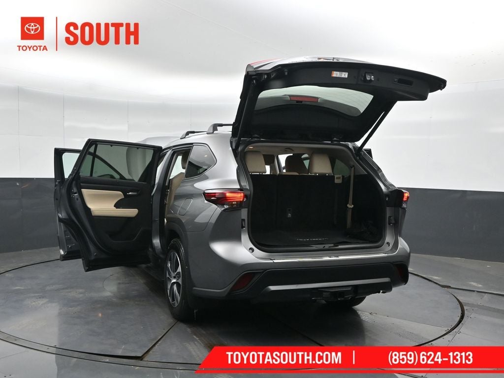 2025 Toyota Highlander Hybrid XLE