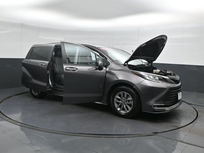 2023 Toyota Sienna XLE 7 Passenger