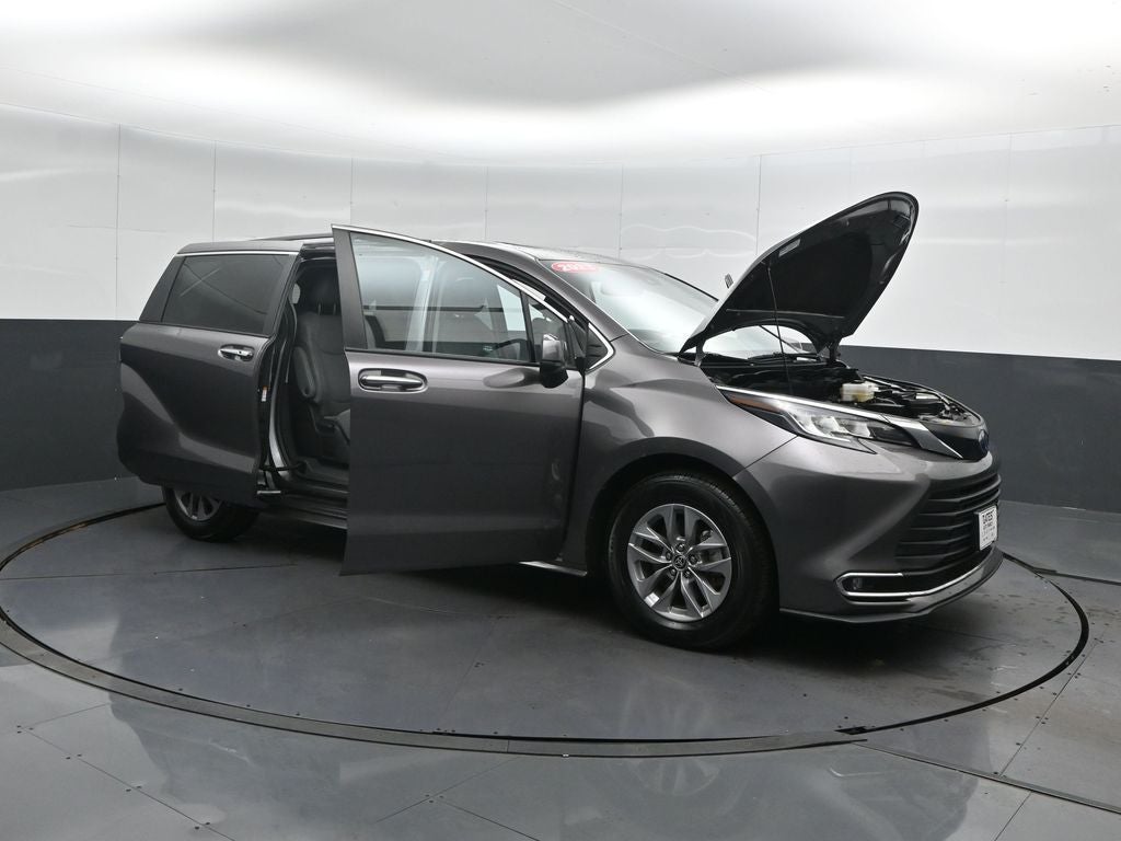 2023 Toyota Sienna XLE 7 Passenger