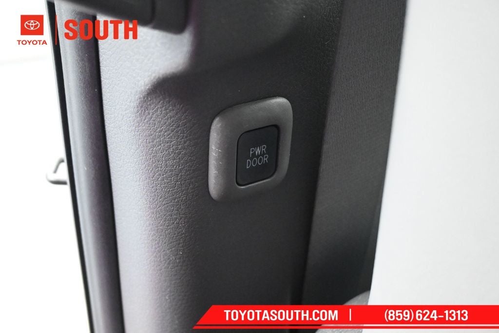 2021 Toyota Sienna XLE 7 Passenger