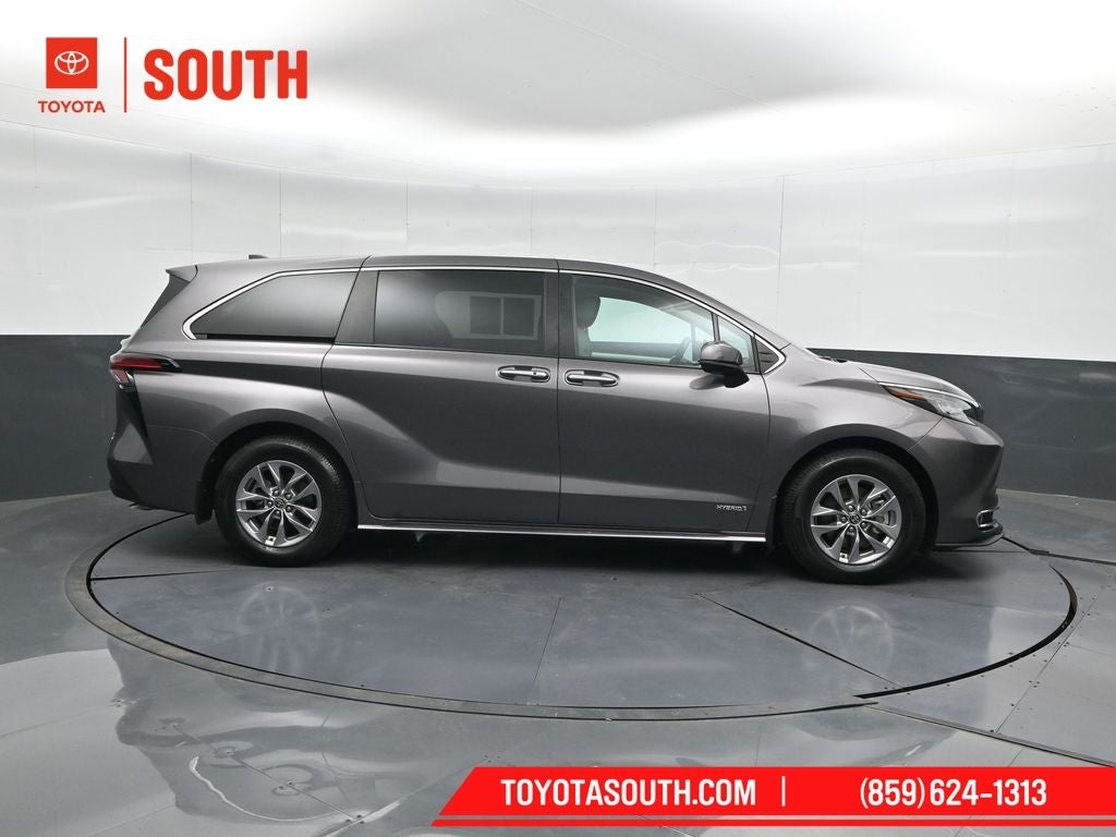 2021 Toyota Sienna XLE 7 Passenger