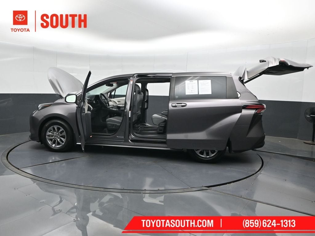 2021 Toyota Sienna XLE 7 Passenger