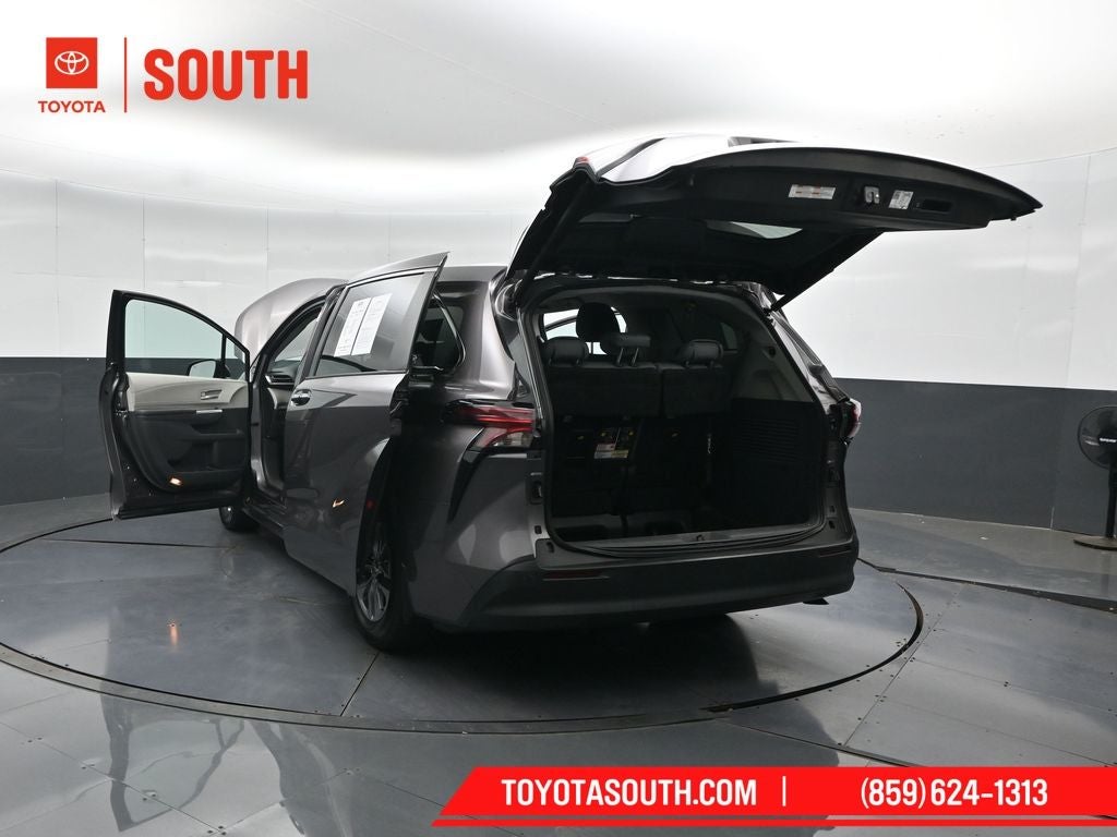 2021 Toyota Sienna XLE 7 Passenger