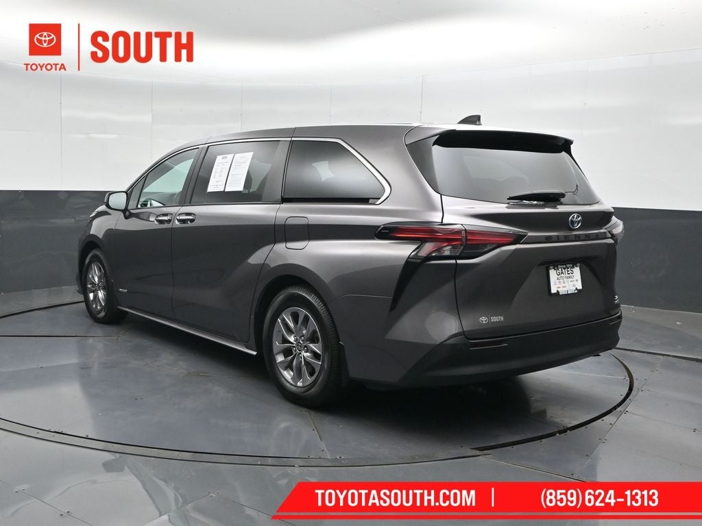 2021 Toyota Sienna XLE 7 Passenger