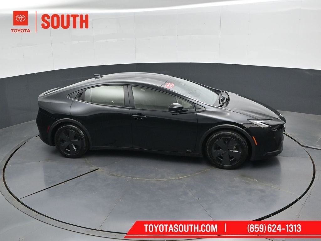 2025 Toyota Prius LE