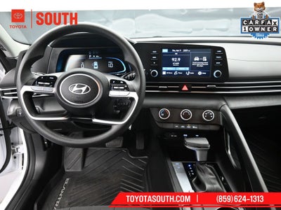 2025 Hyundai ELANTRA SE
