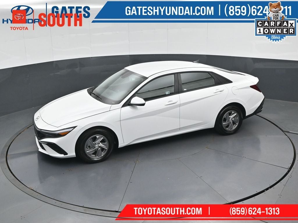 2025 Hyundai ELANTRA SE