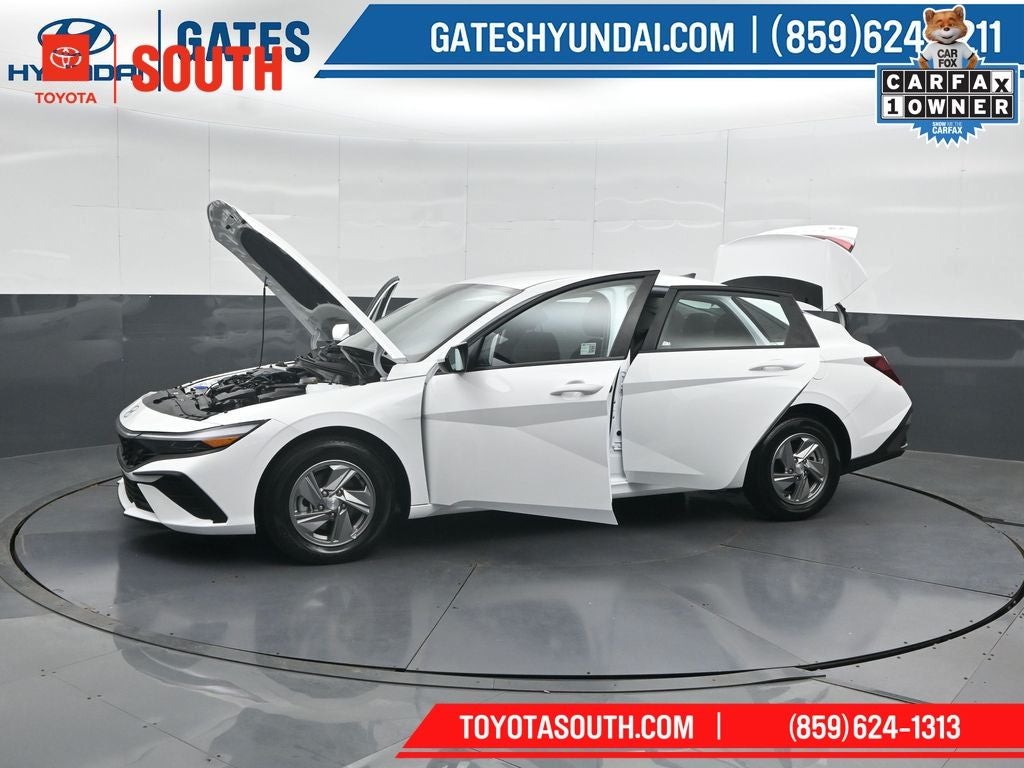 2025 Hyundai ELANTRA SE