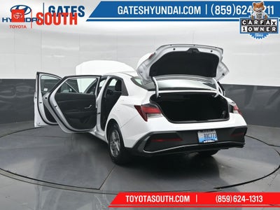 2025 Hyundai ELANTRA SE