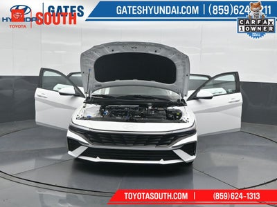 2025 Hyundai ELANTRA SE