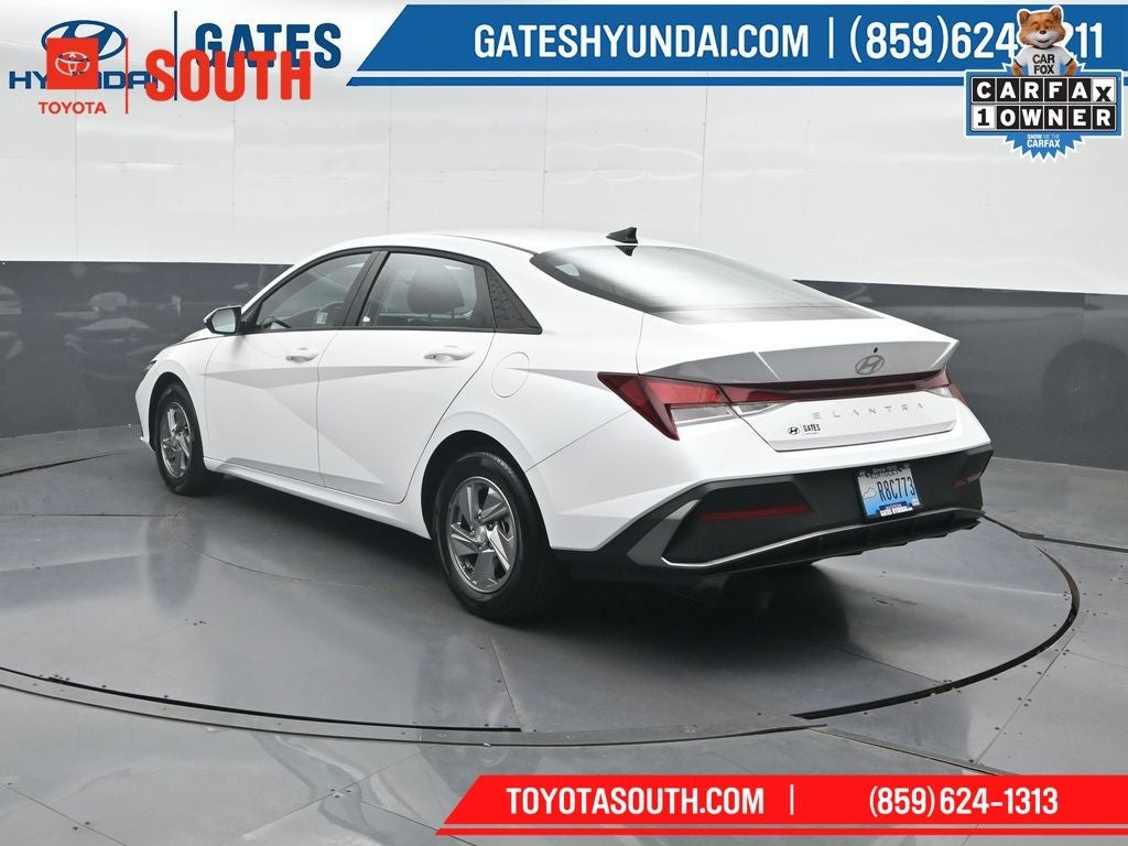 2025 Hyundai ELANTRA SE