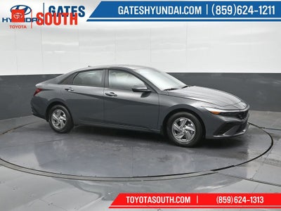 2025 Hyundai ELANTRA SE