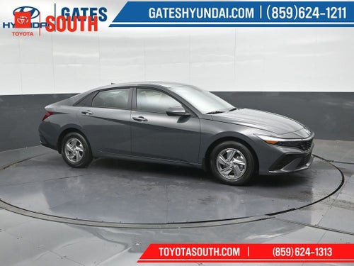 2025 Hyundai ELANTRA SE