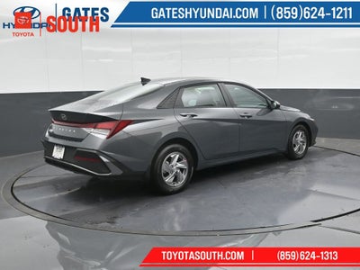2025 Hyundai ELANTRA SE