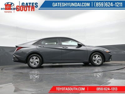 2025 Hyundai ELANTRA SE